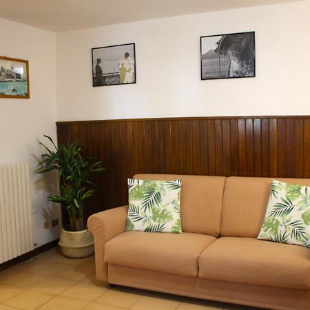Riva Bianca Castle Holiday Home Lierna Esterno foto