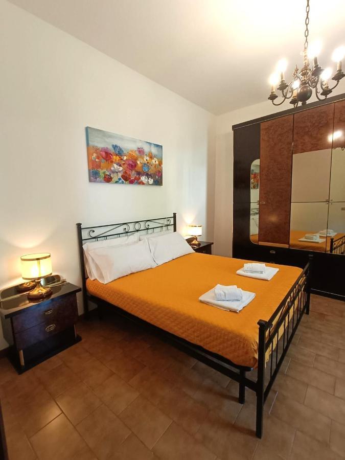 Riva Bianca Castle Holiday Home Lierna Esterno foto