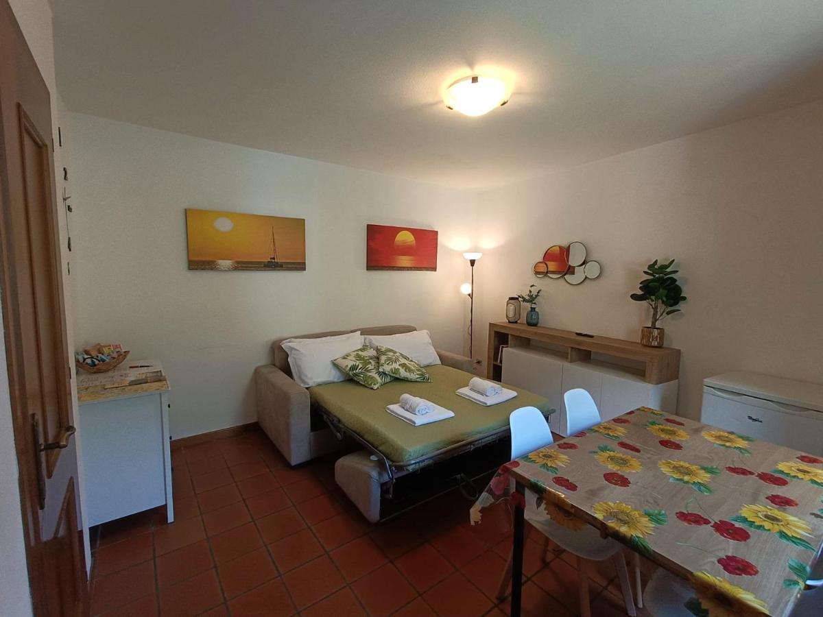 Riva Bianca Castle Holiday Home Lierna Esterno foto