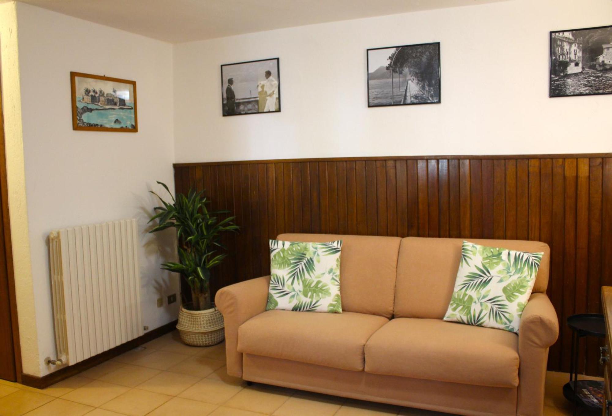 Riva Bianca Castle Holiday Home Lierna Esterno foto