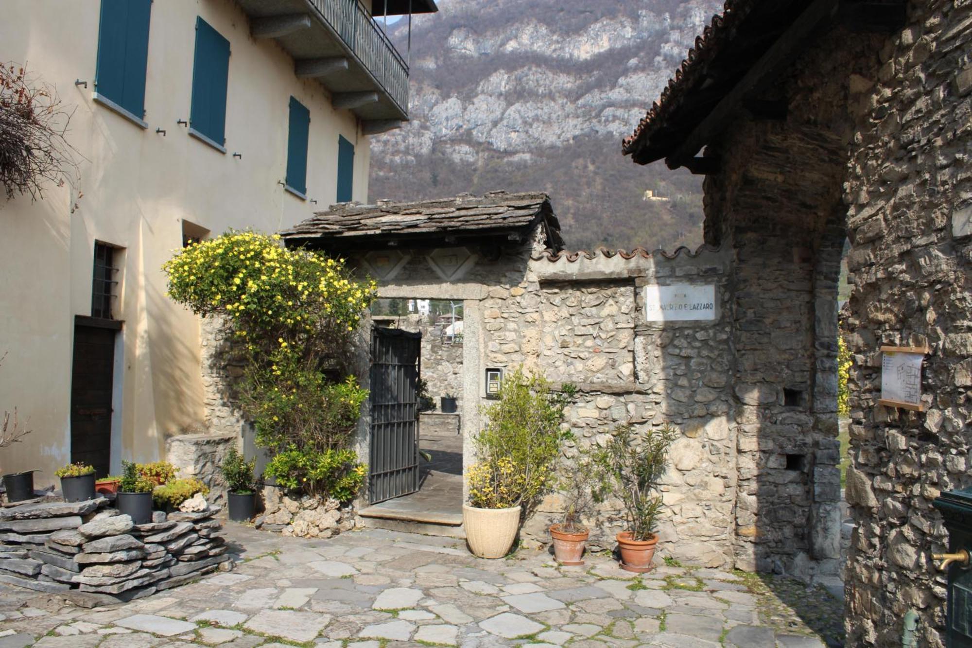 Riva Bianca Castle Holiday Home Lierna Esterno foto